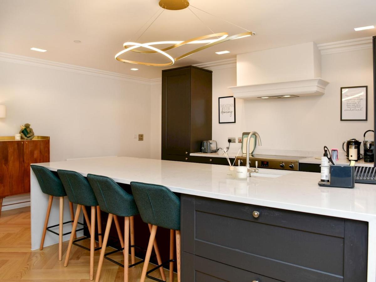 Pass The Keys Beautiful 2 Bed Apartment With Parking In The Bay 卡迪夫 外观 照片